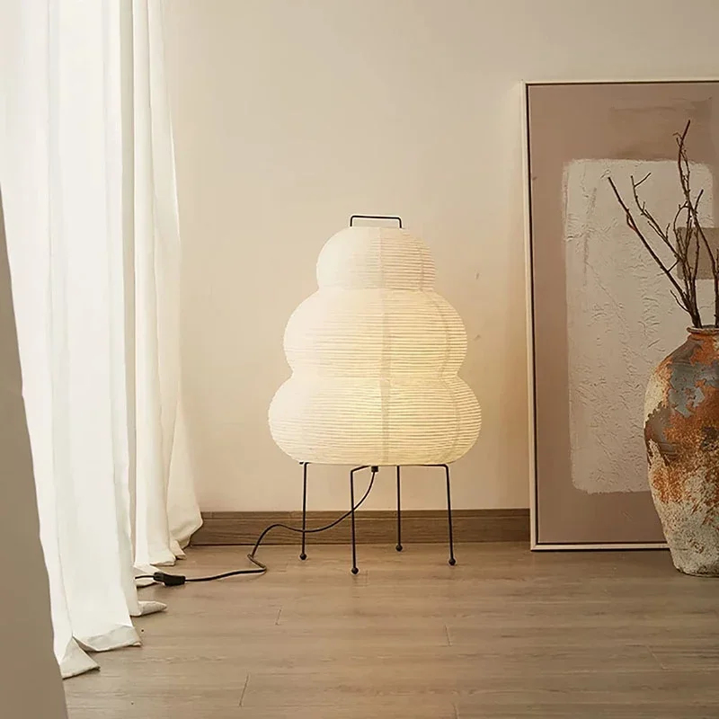 Floor Lamp Tripod - مصباح طاولة أكاري نوجوتشي يونغ بتصميم