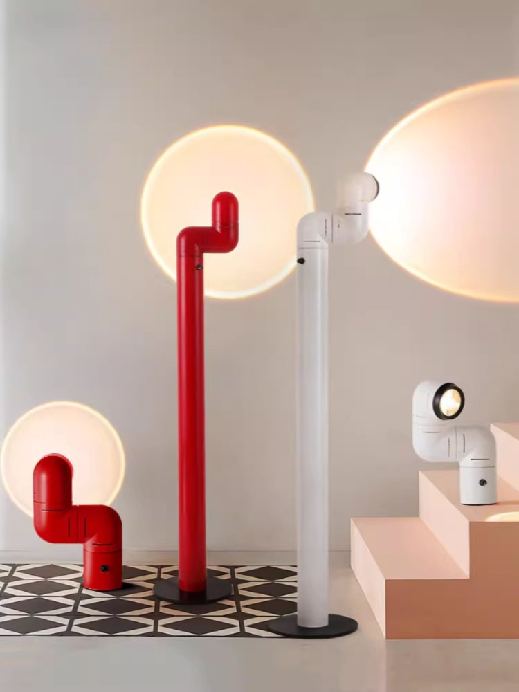 Floor Lamp Tripod - مصباح أرضي إسباني بتصميم عصر الفضاء،
