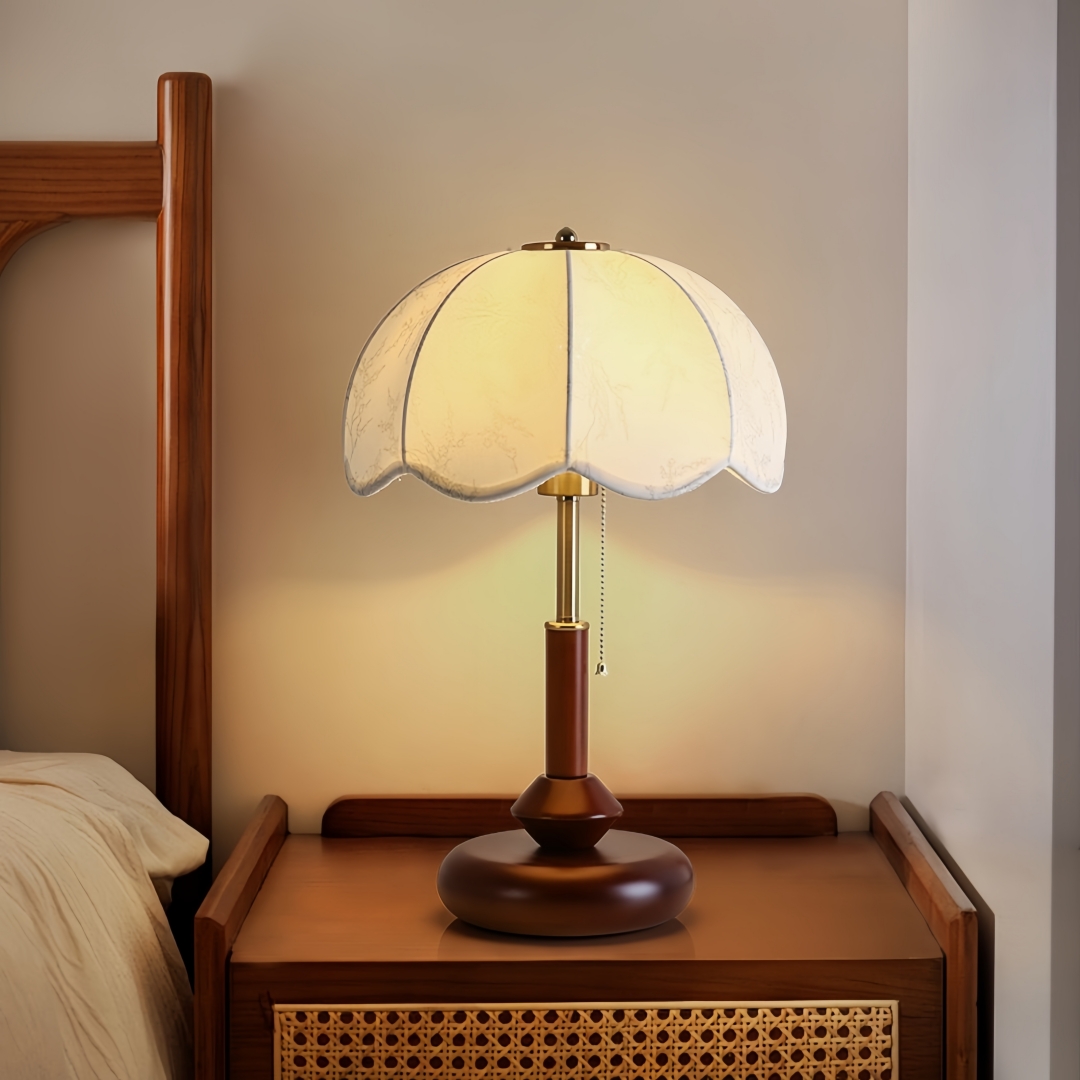 Lighting Decor For Room - مصباح طاولة قبة مزخرفة بتصميم عتيق