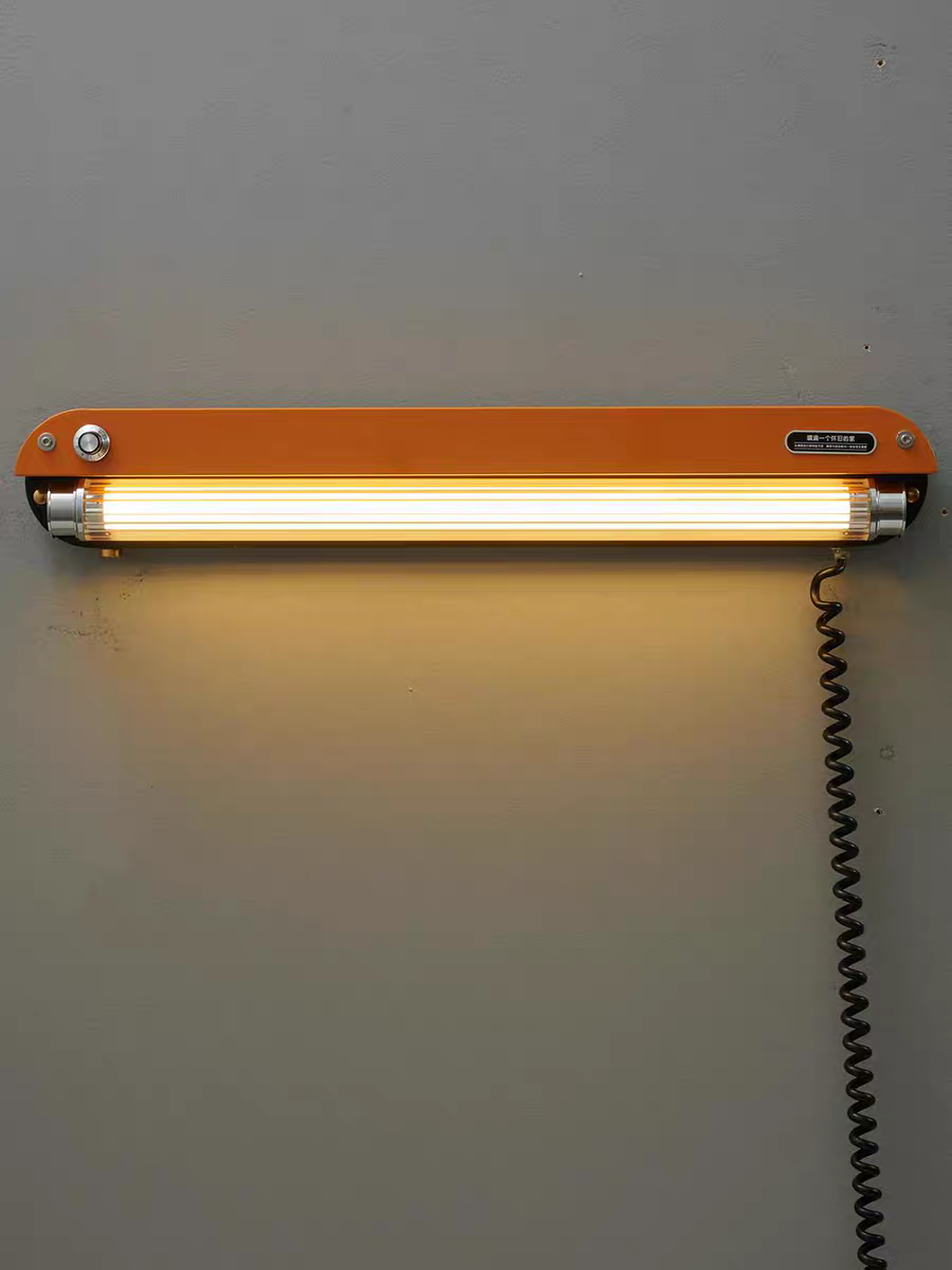 Lighting Decoration On Wall - مصباح جداري بتصميم عتيق، إضاءة شريطية
