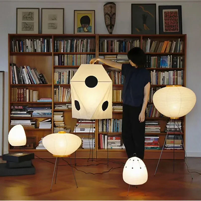 Floor Lamp Tripod - اليابانية Akari Noguchi الأرز ورقة مصباح