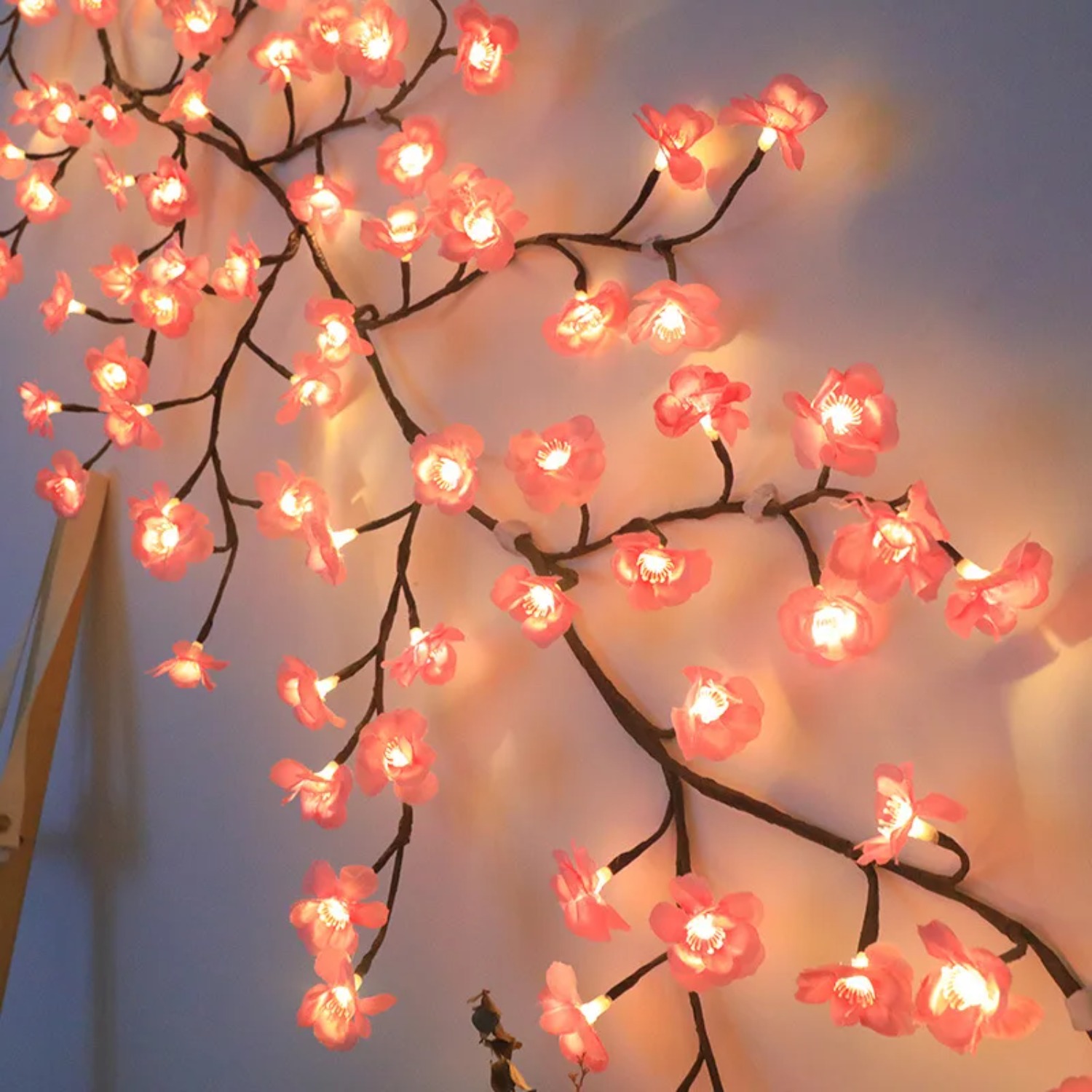 إضاءة LED على شكل شجرة الكرز ب - مراجعة Wall Decor Lighting Tree وسعره