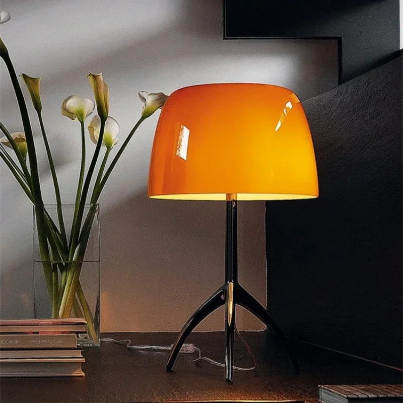 مصباح طاولة زجاجي إيطالي عتيق، - مراجعة Floor Lamp Tripod وسعره