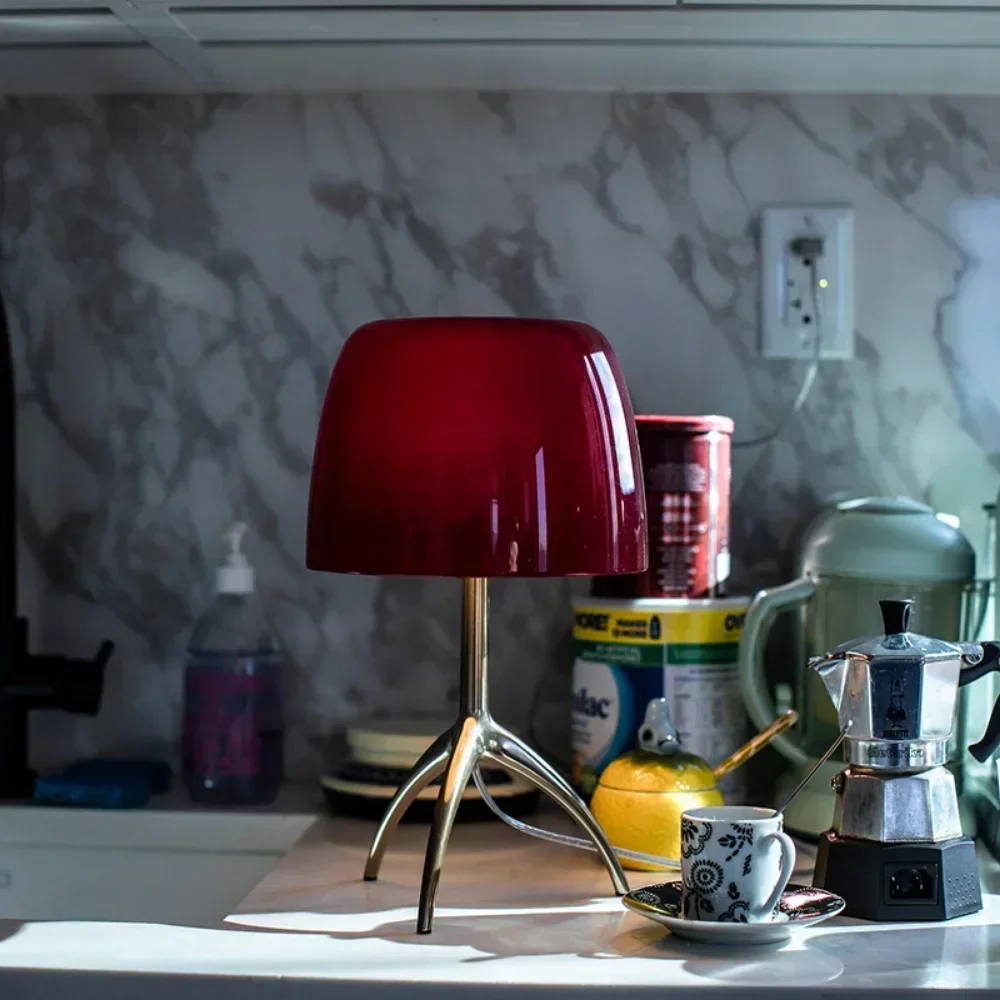 مصباح طاولة زجاجي إيطالي عتيق، - مراجعة Floor Lamp Tripod وسعره