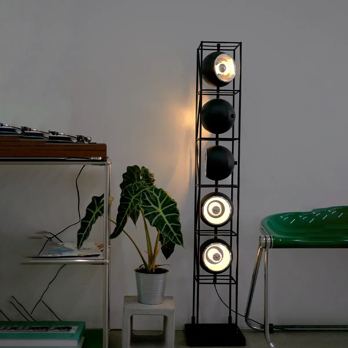 جديد الإبداعية باوهاوس LED مصب - مراجعة Floor Lamp Tripod وسعره