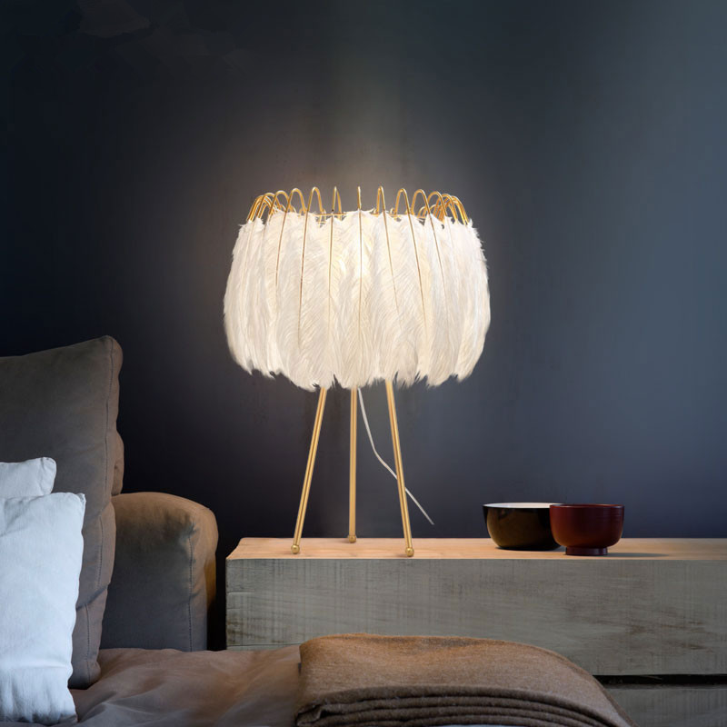 مصباح أرضي حديث لغرفة المعيشة  - مراجعة Floor Lamp Tripod وسعره